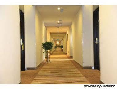 Super 8 Shuang Jing Qiao East Hotel ปักกิ่ง ภายนอก รูปภาพ